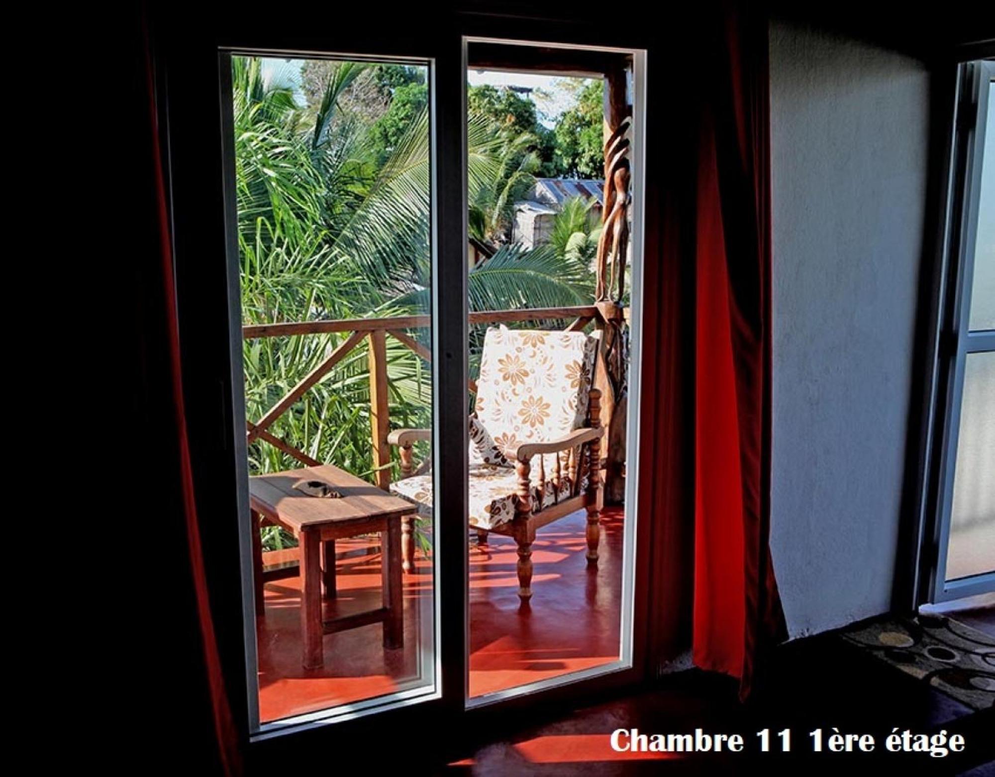 Chez Yolande Hotel Ampangorinana Buitenkant foto